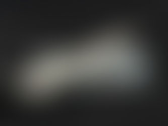 Donna armata di coltello da cucina irrompe in un asilo , bloccata con il taser