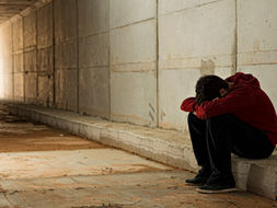 Studente di 15 anni: “Vi saluto amici. Io la faccio finita”. In un breve video su Instagram il giovane comunica le sue intenzioni. Viene descritto come un giovane tranquillo