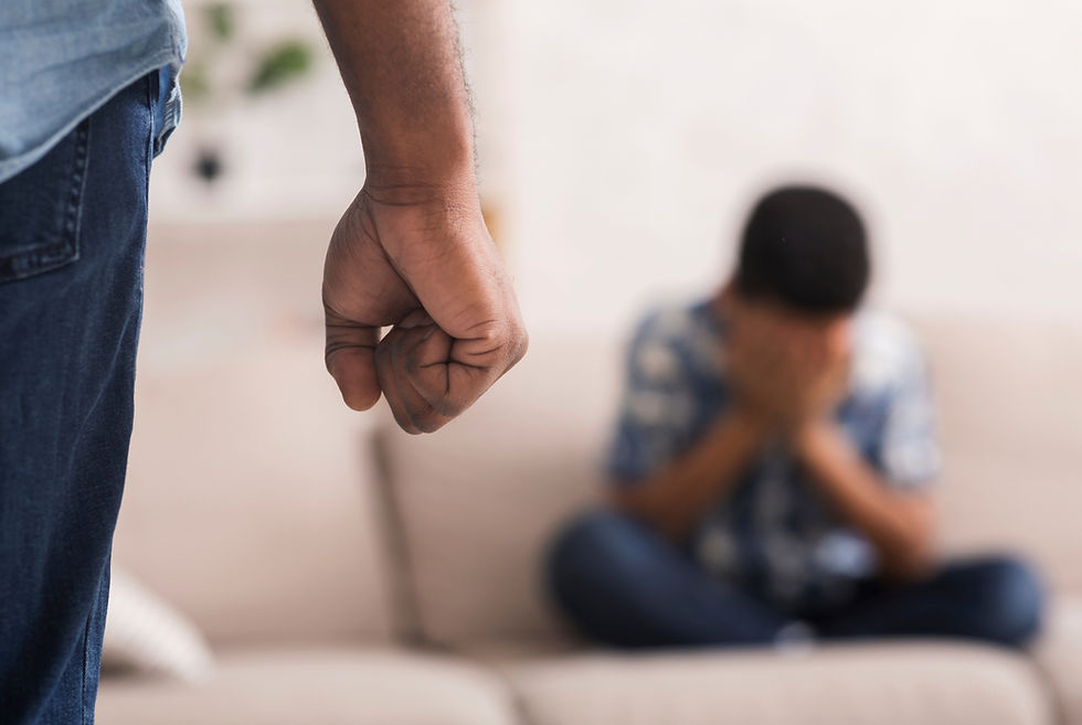 Bimbo piange alla domanda della maestra: “Hai preparato un regalo per il papà?”. Scattano le indagini per violenza