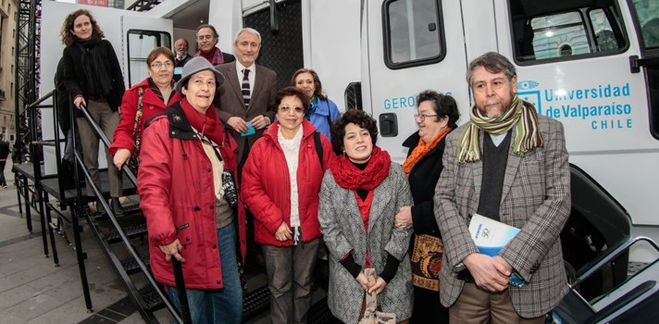 La UV estrena vehículo pionero en Chile que contribuirá al bienestar del adulto mayor