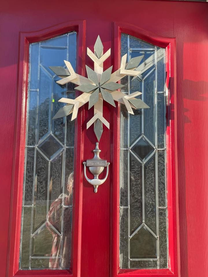 Thumbnail: Wooden Snowflake