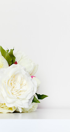 White Floral Bouquet_edited.jpg