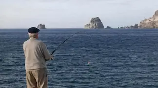 AHI denuncia que la nueva app obligatoria para pesca recreativa “expulsa a los mayores del mar” y reclama alternativas para El Hierro