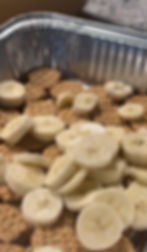 banana slices on cookies