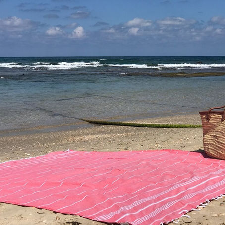 כל מה את חייבת לדעת לפני שאת קונה מגבת חוף