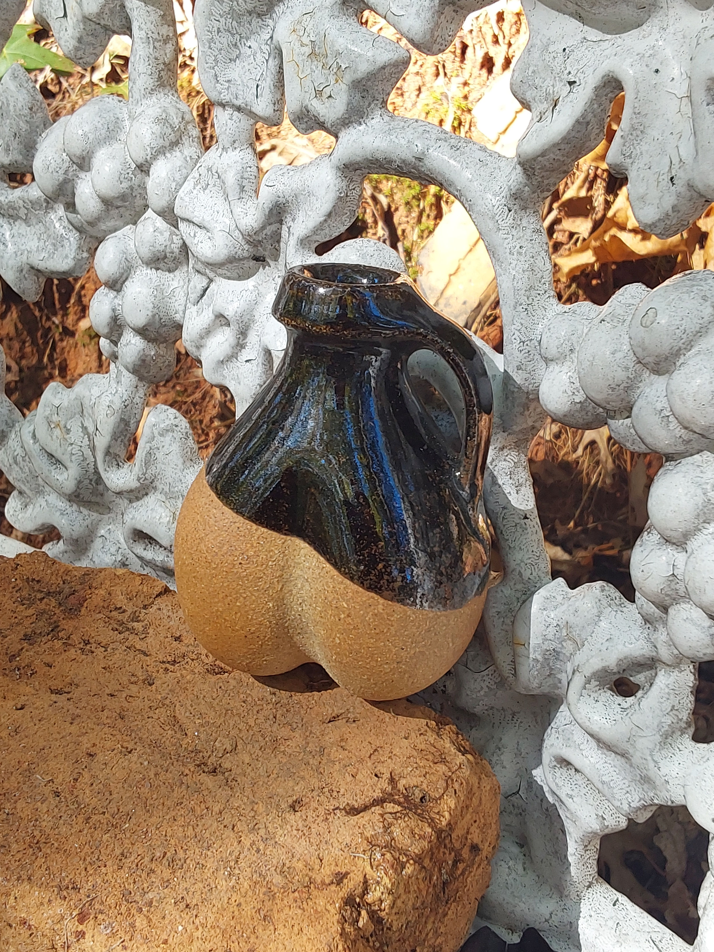 Flask in iron tenmoku glaze