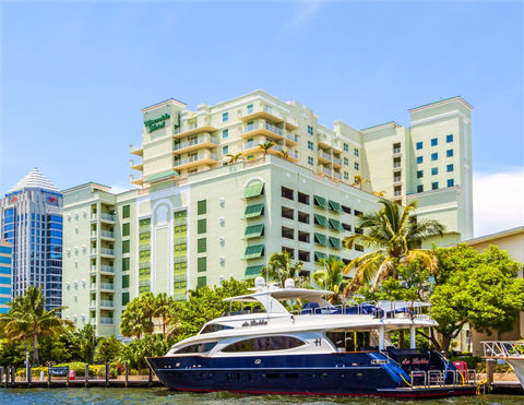 Riverside Hotel