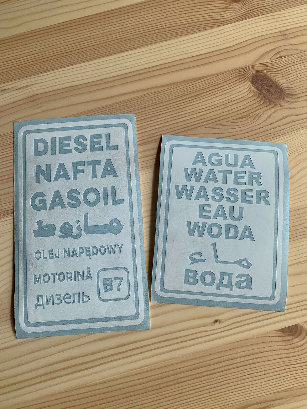 Miniatura: PEGATINA DIESEL +AGUA VARIOS IDIOMAS FURGONETAS CAMPER