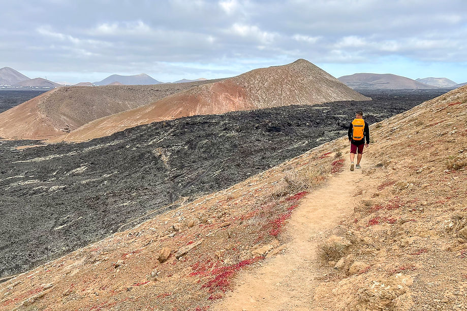 Trekking Volcan Caldera Blanca, Descubre Sin Limites