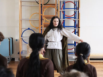 Year 6 Enjoy a Visit from the Young Shakespeare Company