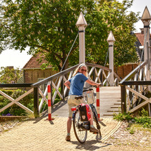 e5571d81-hindeloopen-cyclist-bridge.jpeg