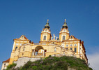 eurohike-wachau-stift-melk.jpg