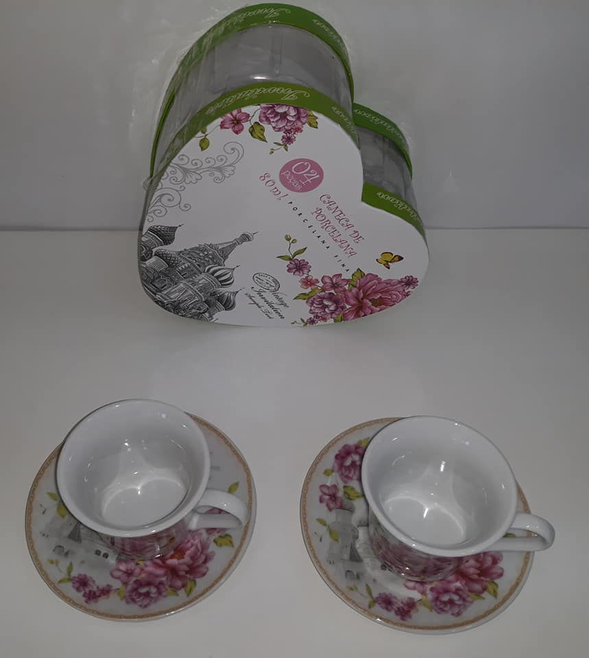 Miniatura: Conjunto de Xícaras com Pires de Porcelana Decorado 2 Pares