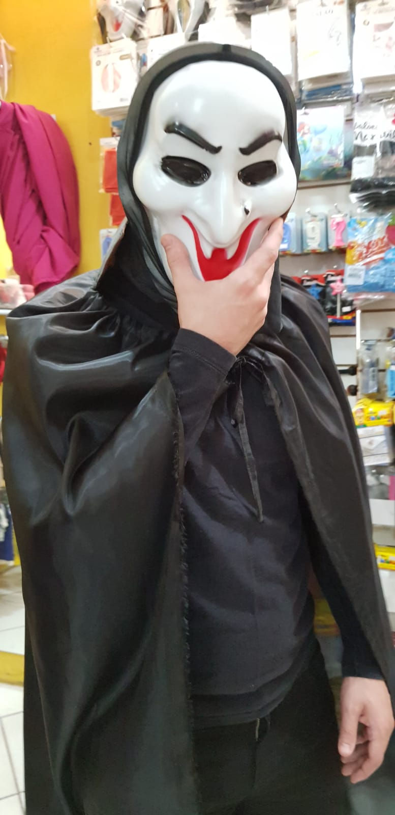 Miniatura: Capa Preta com Gola para Festas Halloween