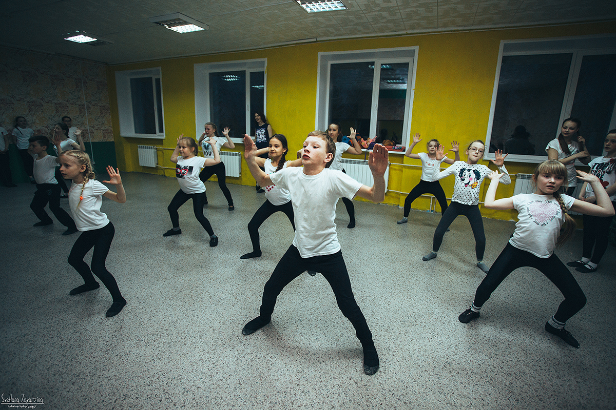 бальные танцы коллектив. школа танцев в одинцово. школа танцев дарьи шаровой казань. танцевальная терапия для детей. миллениум школа.