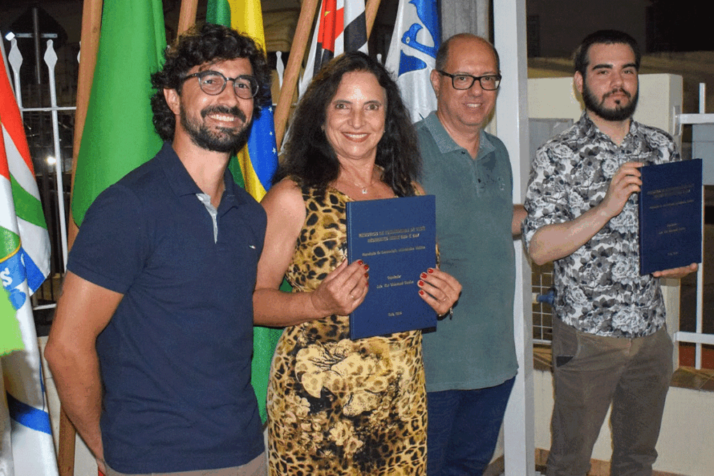 Entrega Livro registro Imigrantes Tietê, SP