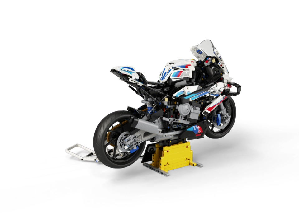Küçük resim: LEGO® Technic 42130 BMW M 1000 RR