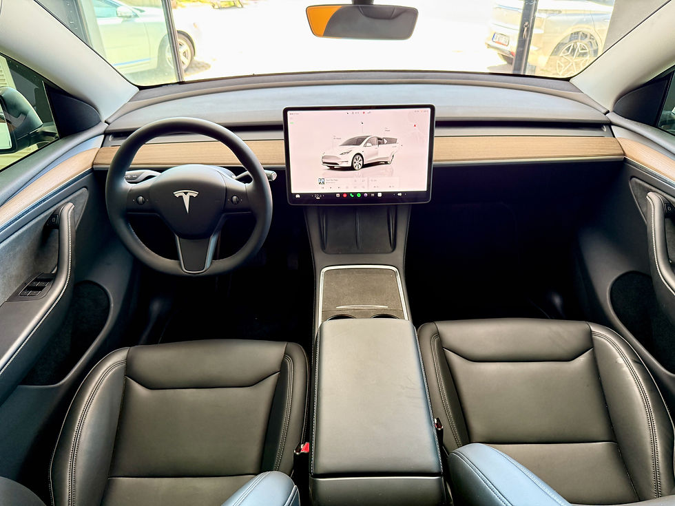 Küçük resim: 2024 Model Tesla Model Y Standard Range (RWD) Beyaz