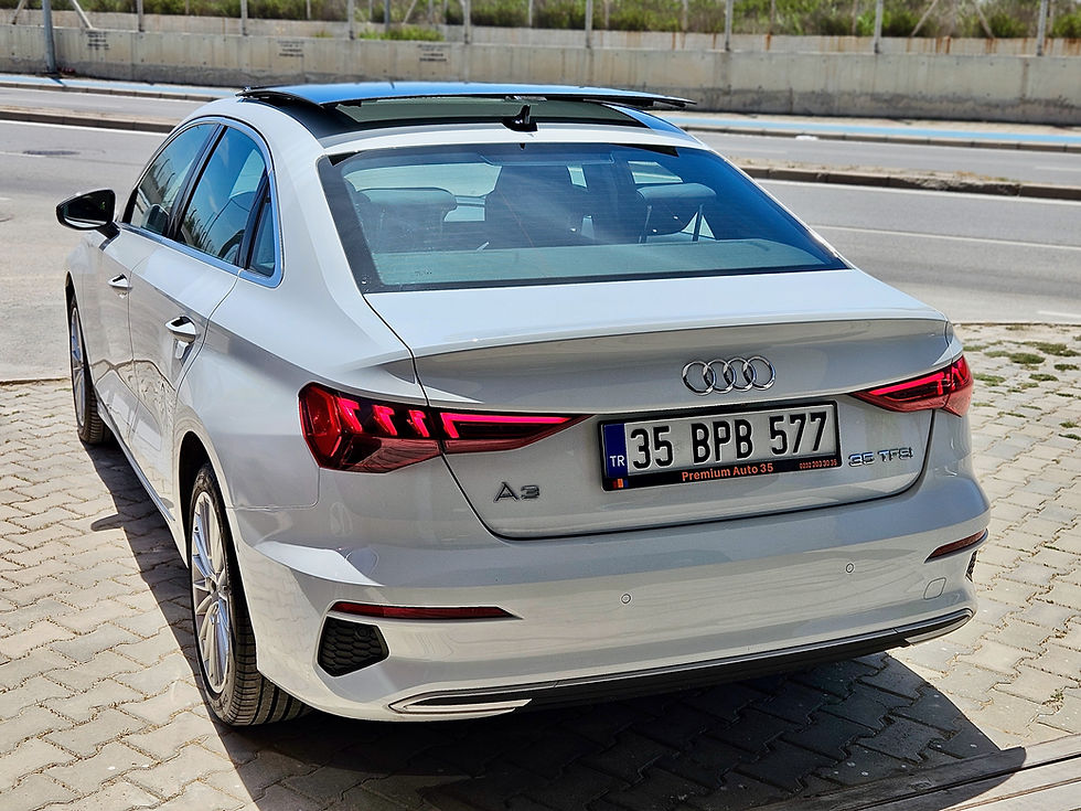 Küçük resim: 2023 Model A3 Sedan 35 Turbo FSI 150 hp Advanced S tronic Beyaz