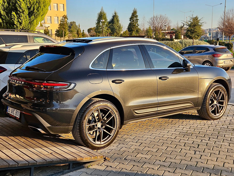 Küçük resim: 2022 Model Porsche Macan Metalik Volkan Gri
