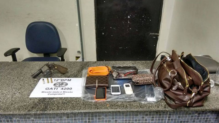 PRISÃO POR ROUBO A VEÍCULO.