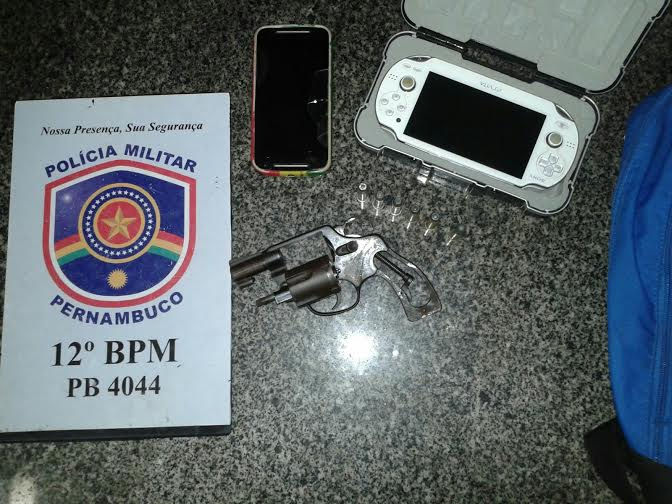 PB 4044 APREENDE ARMA DE FOGO NO BAIRRO DA ESTÂNCIA