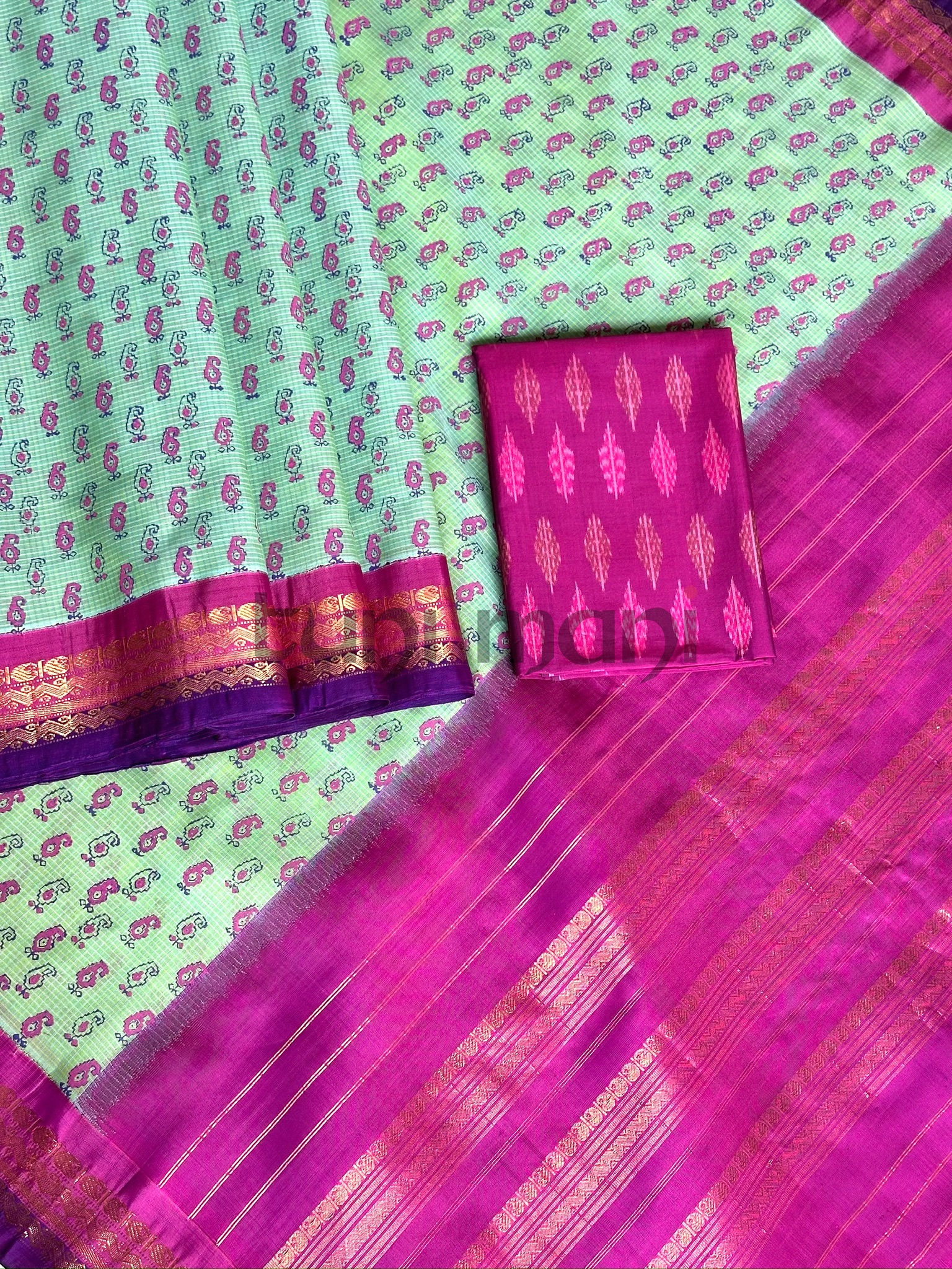Light Green Shade Gadwal Cotton Saree with Silk Kuttu Border