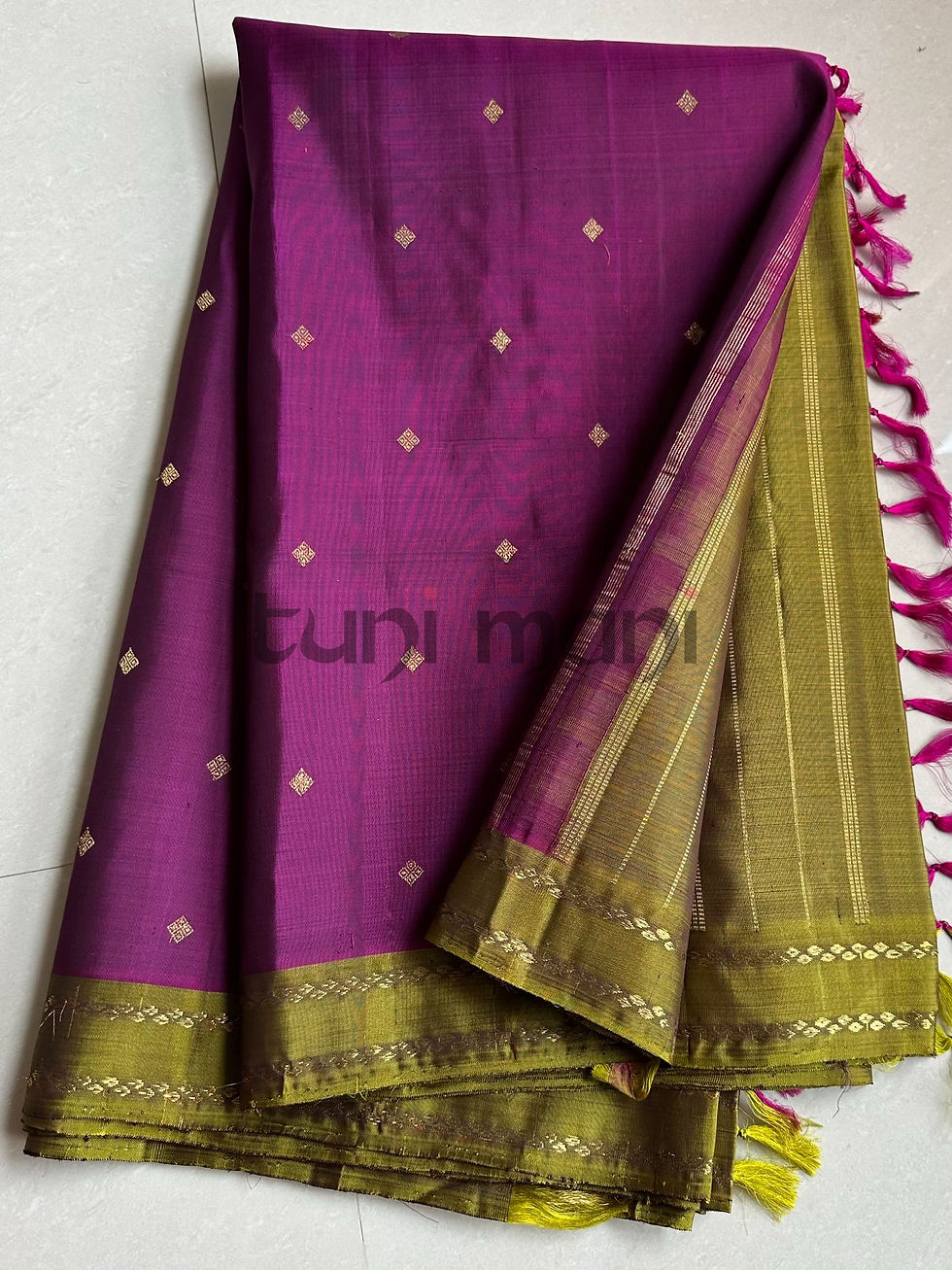 Thumbnail: Purple Shade Kanchipuram Silk Saree with Rettai Pettu Borders
