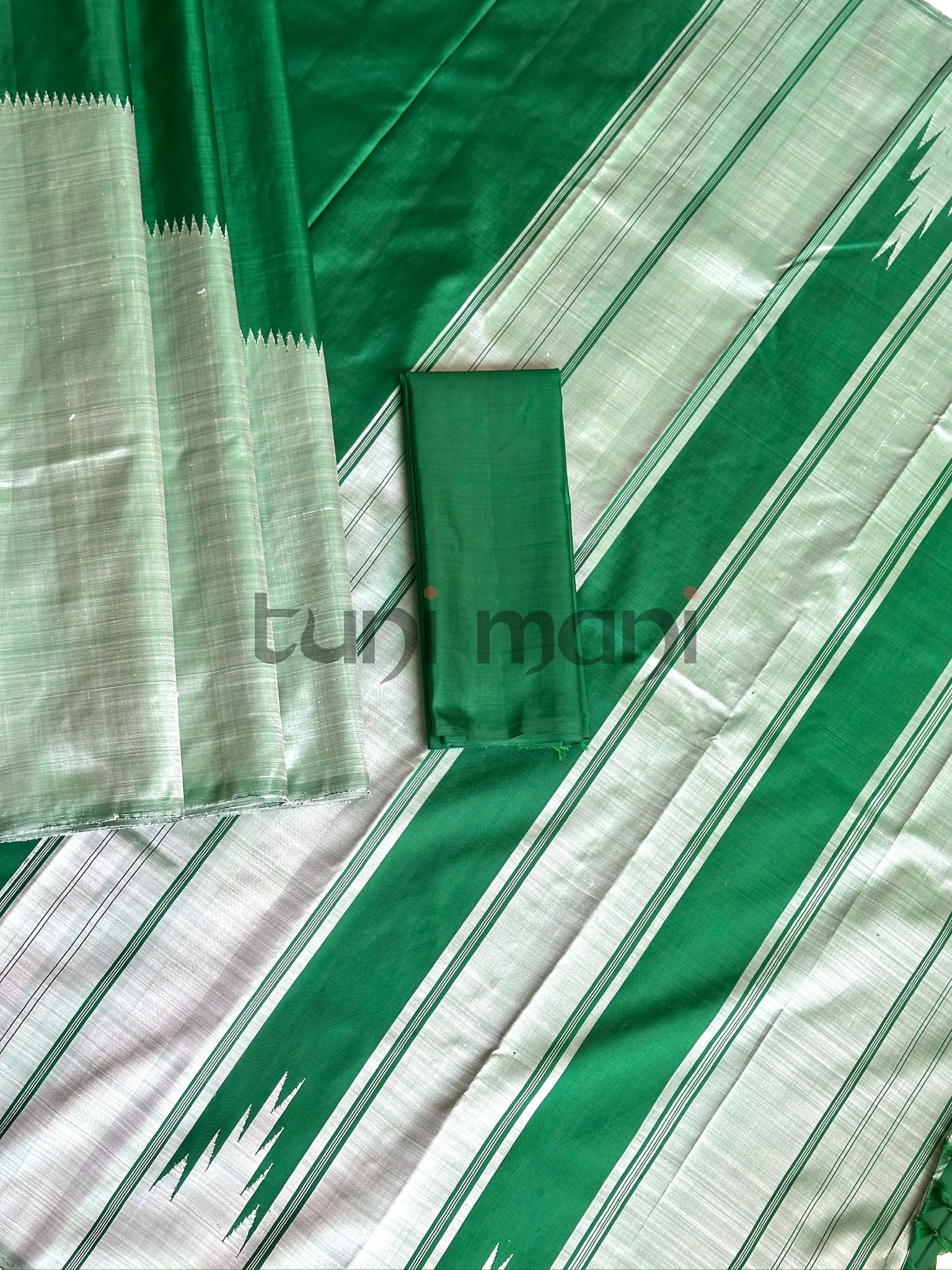Kanchipuram Pure Silk Handloom Korvai Rising-Border Saree with Double Pallu