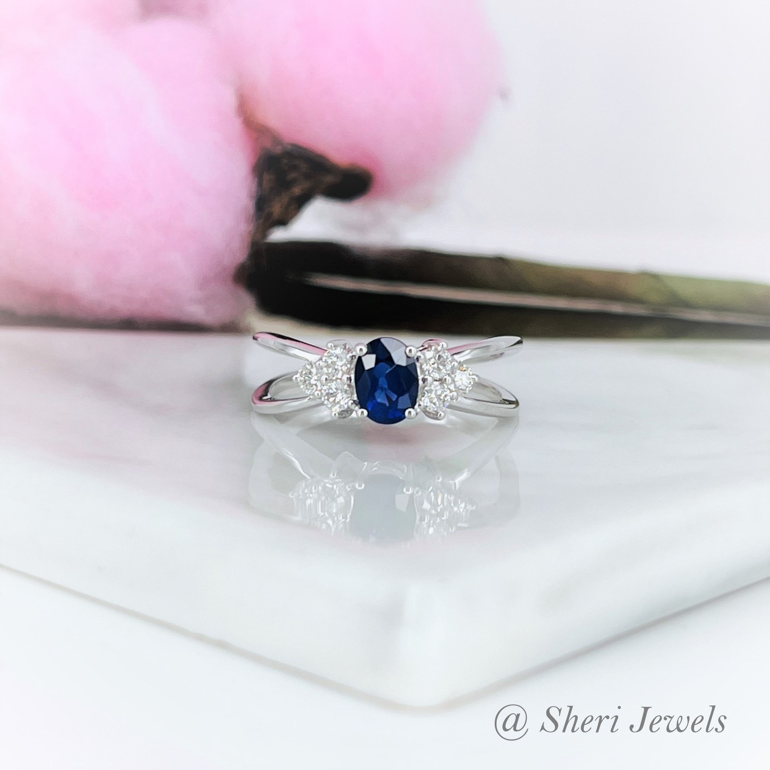18K/750 Sapphire Diamond Ring (藍寶鑽石戒指)