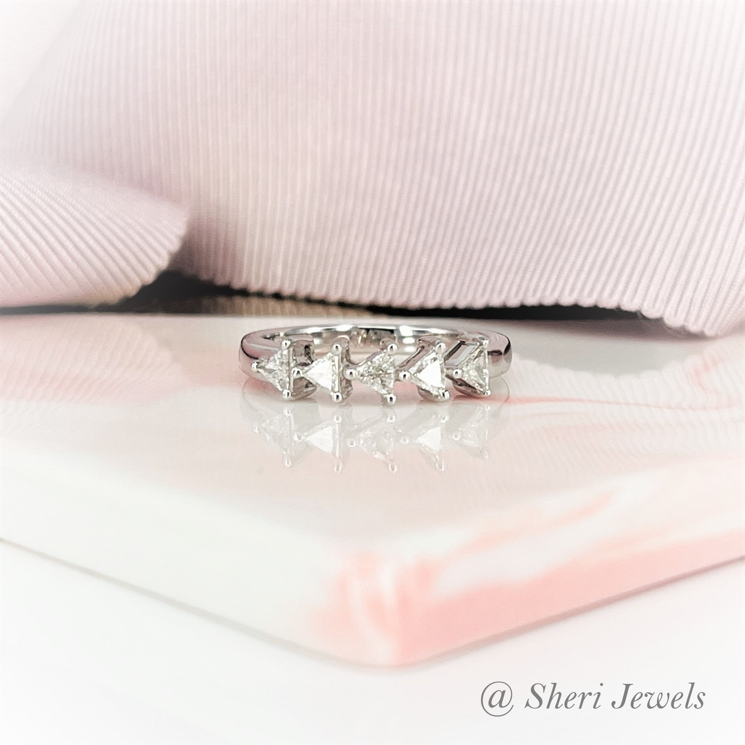 18K/750 Diamond Ring (鑽石戒指)