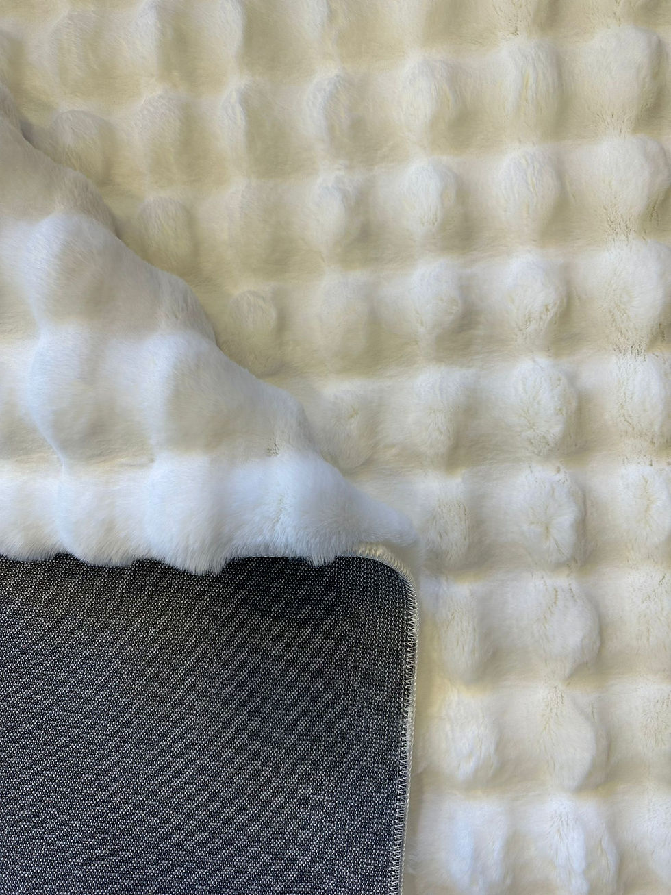 Küçük resim: Bubble Tavşan Serisi Yumuşacık Tavşan Tüyü Kaymaz Taban Peluş Halı Krem Renk