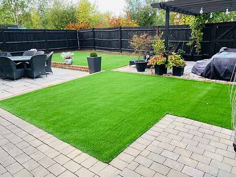 Tunbridge Wells ladscaped garden with fake artfifical grass