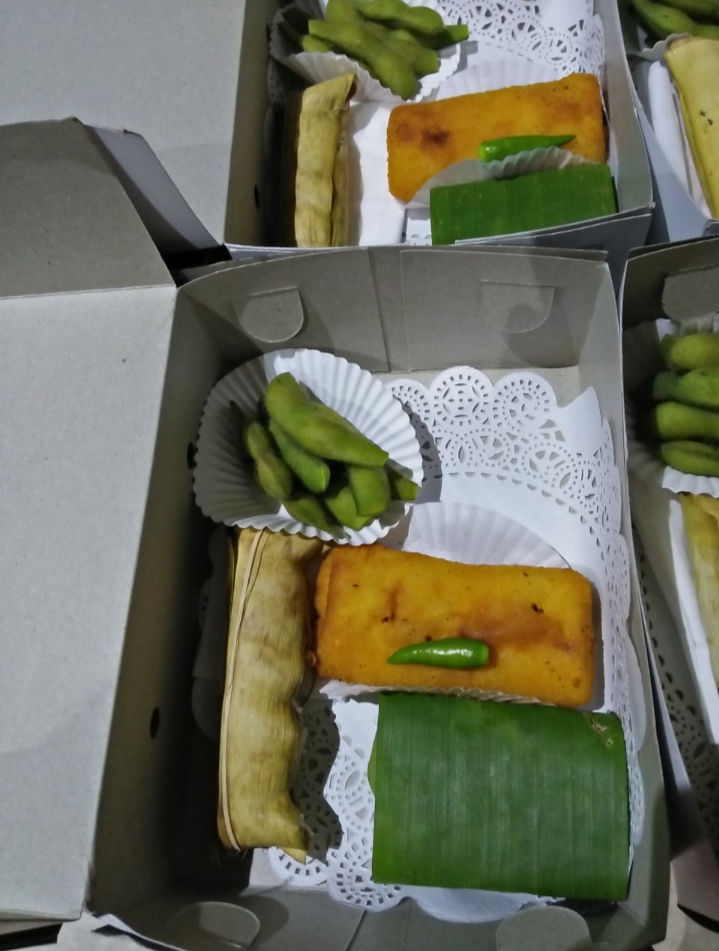 Thumbnail: Paket Snack Box Biasa, VIP, dan Plekir