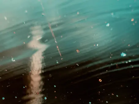 Abstract light pattern symbolizing insight, healing, and altered states of consciousness in ketamine-assisted psychotherapy.