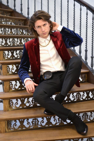 Fashion Week Special - Roses are red, violets are blue.