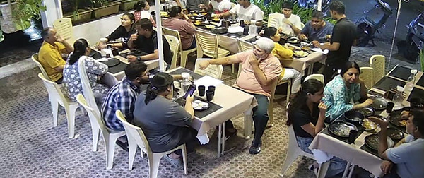Dine Area Pic-3.jpg