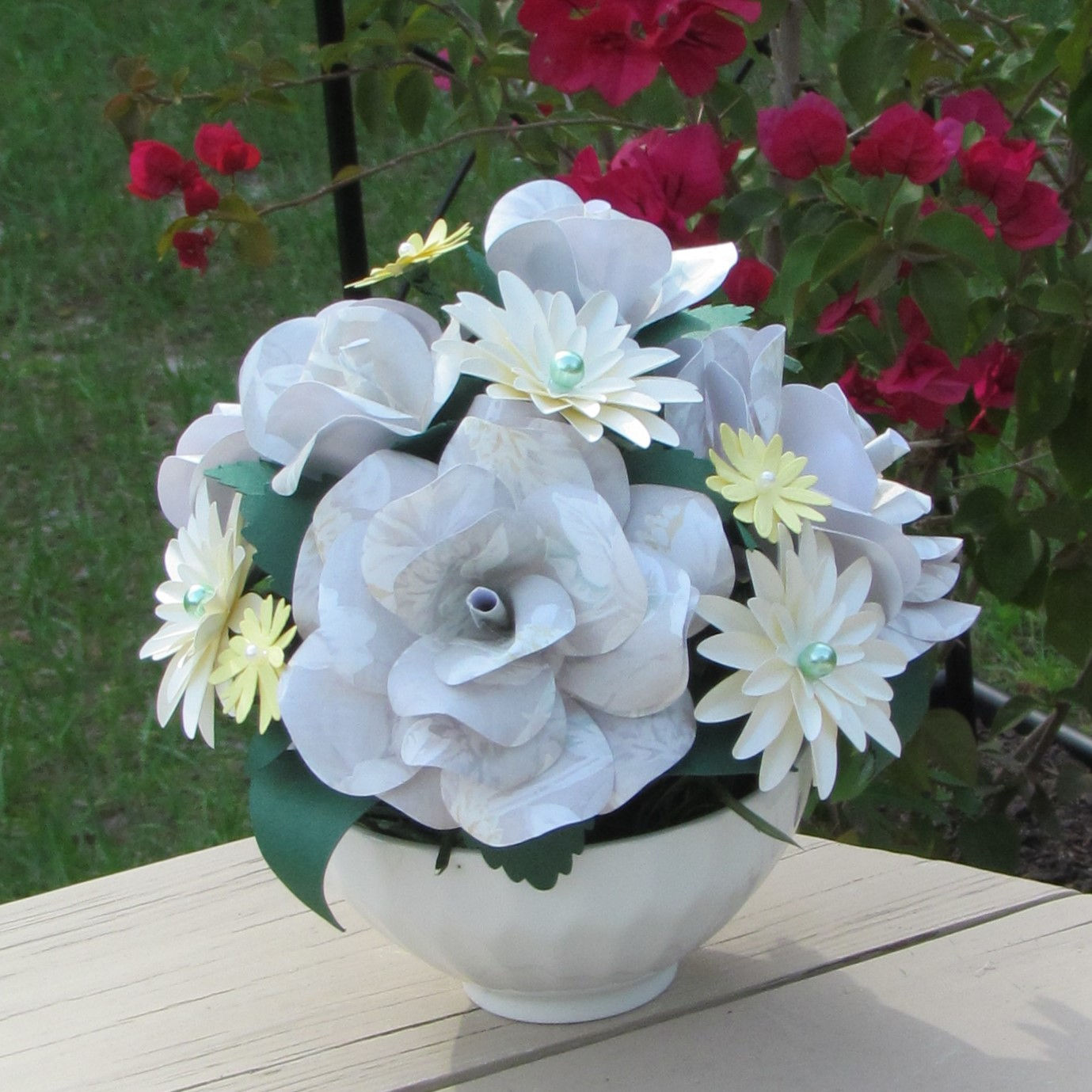 Roses and Daisy Dish