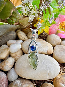 RARE !! KYANITE BLEUE VERTE DU SRI LANKA : 2,36 CARATS RARE !! KYANITE BLEUE VERTE DU SRI LANKA : 2,36 CARATS