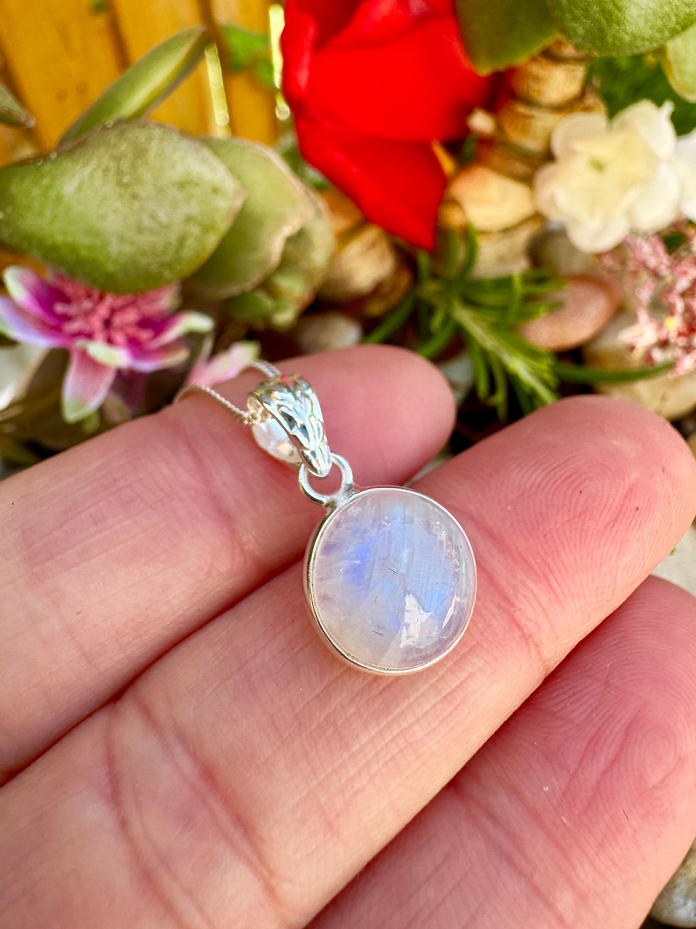 Thumbnail: Rainbow Moonstone Silver Necklace