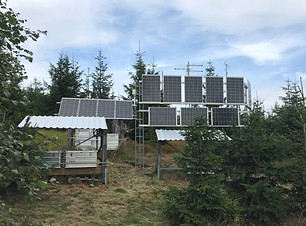Off grid solar fuel cell