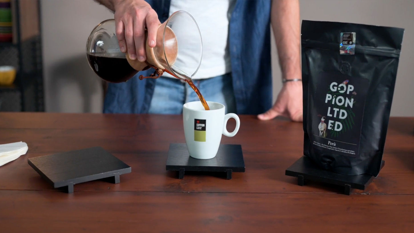 INDUSTRIALE / FOOD & BEVERAGE / EVENTI / CONTENT CREATION / BUSINESS STORYTELLING / VIDEO AZIENDALI / GRAFICA ANIMATA
Per Goppion Caffè, leader nel settore del del caffè, abbiamo realizzato un progetto di videomaking unico, combinando grafica animata e tecniche avanzate di content creation. Attraverso il business storytelling, abbiamo raccontato l'eccellenza di un brand iconico, valorizzando la sua storia e la sua tradizione. Grazie ai nostri video aziendali, Goppion Caffè ha potuto trasmettere il suo valore durante prestigiosi eventi, rafforzando la sua presenza nel mercato industriale.