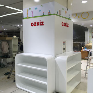 ozkiz 매장 디스플레이