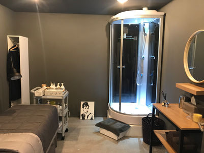 bydesign 공간의 샤워실