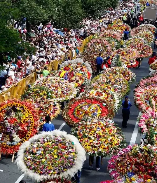desfile-silleteros-feria-flores.webp