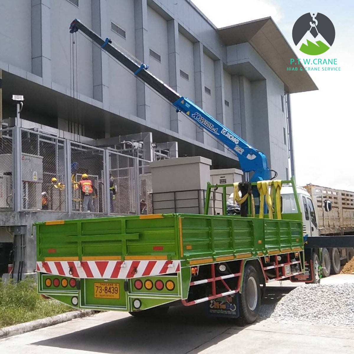 บริการ รถเฮี๊ยบให้เช่า บ้านบึง,รถเฮี๊ยบรับจ้าง บ้านบึง,รถเฮี๊ยบบ้านบึง อ.บ้านบึง จ.ชลบุรี ติดเครนยกของขนาด3ตัน5ตัน8ตัน