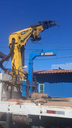 Querubim Locação de Caminhão Munck em cuiabá. Munck e Guindaste Cuiabá e Varzea Grande