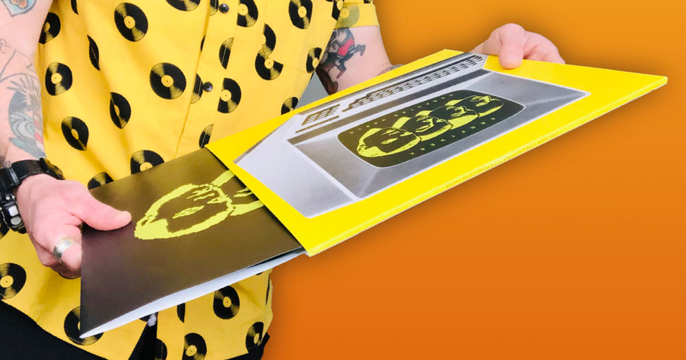 How To Handle A Vinyl Record Without Touching The Grooves