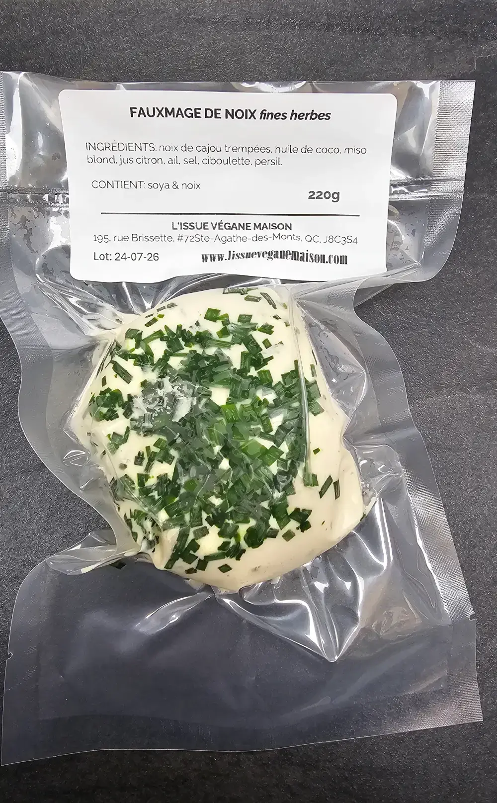 Fauxmage végétal aux fines herbes de L'Issue Végane Maison