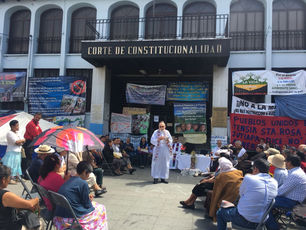 Eucaristia frente a la Corte de Constitucionalidad: YO SOY XINCA